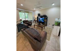 8110 Villa Grande Ct, Sarasota, FL 34243, Sold 07/08/22