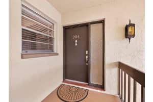 2500 Clubhouse Cir, Sarasota, FL 34232, Sold 06/03/22