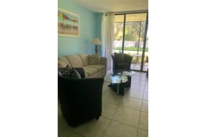 4301 46TH AVE W #102, BRADENTON, FL 34210 Sold 10/14/22