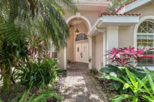8551 Woodbriar Dr, Sarasota, FL 34238, Sold 06/16/22