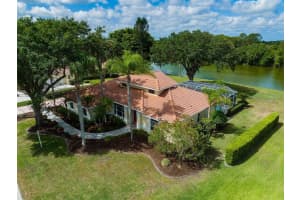 8869 Misty Creek Dr, Sarasota, FL 34241, Sold 06/17/22
