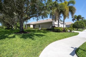 8155 Victoria Falls Cir, Sarasota, FL 34243, Sold 06/01/22