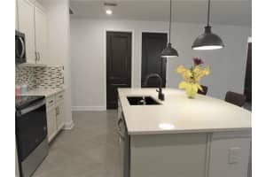 2566 FIREFLAG LN, SARASOTA, FL 34232 Sold 07/11/22