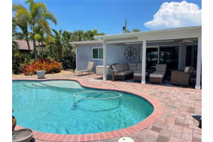 612 Foxworth Ln, Holmes Beach, FL 34217, Sold 05/10/22