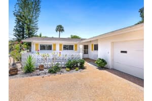814 PARADISE WAY, SARASOTA, FL 34242 Sold 07/21/22