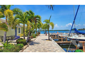 104 TWIN SHORES BOULEVARD, LONGBOAT KEY, FL 34228 Sold 05/01/24