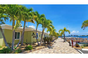 104 TWIN SHORES BOULEVARD, LONGBOAT KEY, FL 34228 Sold 05/01/24