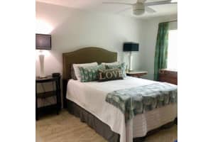 3700 S Osprey Ave, Sarasota, FL 34239, Sold 06/10/22