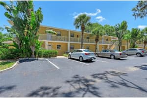 912 La Costa Cir, Sarasota, FL 34237, Sold 06/24/22