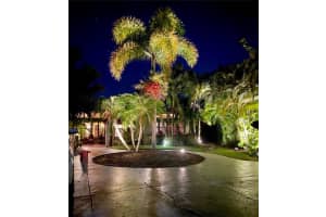 268 ISLAND CIR, SARASOTA, FL 34242 Sold 04/17/23