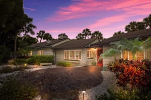 4004 CASEY KEY RD, NOKOMIS, FL 34275 Sold 05/19/23