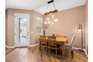 8244 Villa Grande Ct, Sarasota, FL 34243, Sold 06/24/22