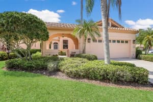 3808 Mira Lago Dr, Sarasota, FL 34238, Sold 06/03/22