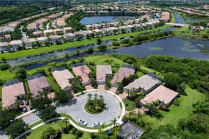 11798 Fiore Ln, Sarasota, FL 34238, Sold 05/31/22