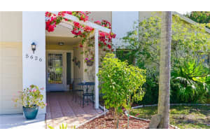 5626 FORESTER POND AVE, SARASOTA, FL 34243 Sold 08/26/22