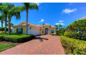 5822 BENEVENTO DR, SARASOTA, FL 34238 Sold 07/29/22