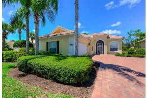 5822 BENEVENTO DR, SARASOTA, FL 34238 Sold 07/29/22