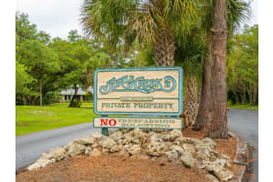 5243 BOX TURTLE CIR, SARASOTA, FL 34232 Sold 08/04/22