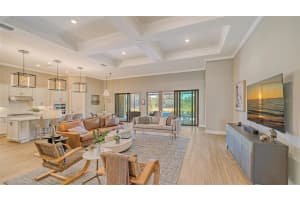 8005 GRANDE SHORES DR, SARASOTA, FL 34240 Sold 10/03/22