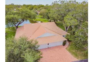 5806 GARDEN LAKES DR, BRADENTON, FL 34203 Sold 11/30/22