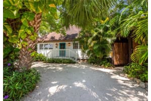 560 BROADWAY ST, LONGBOAT KEY, FL 34228 Sold 07/25/22