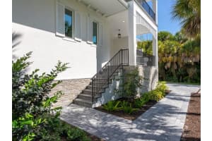 113 Sandy Hook Rd S, Siesta Key, FL 34242, Sold 05/19/22