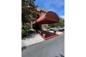 3700 S OSPREY AVE #220, SARASOTA, FL 34239 Sold 04/07/23