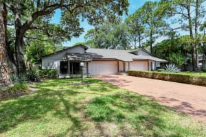 4674 Oak Forest Dr E, Sarasota, FL 34231, Sold 06/17/22