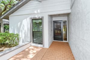 4674 Oak Forest Dr E, Sarasota, FL 34231, Sold 06/17/22