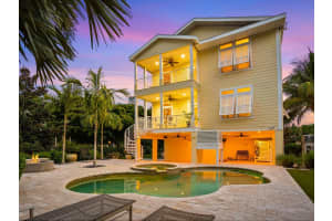 497 Island Cir, Siesta Key, FL 34242, Sold 07/08/22