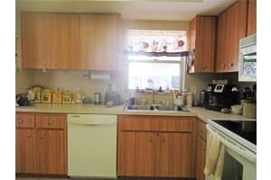 2421 RIVERBLUFF PKWY #232, SARASOTA, FL 34231 Sold 08/18/22