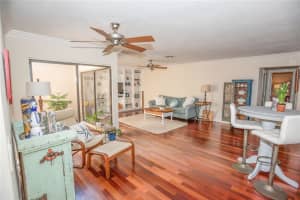 3924 GLEN OAKS MANOR DR, SARASOTA, FL 34232 Sold 08/31/22