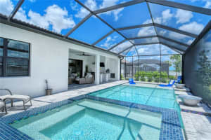 8052 GRANDE SHORES DR, SARASOTA, FL 34240 Sold 08/29/22