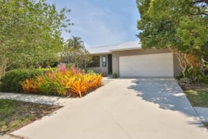 2447 Wood Oak Dr, Sarasota, FL 34232, Sold 06/27/22