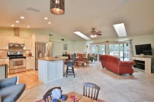 2447 Wood Oak Dr, Sarasota, FL 34232, Sold 06/27/22