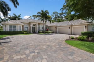 892 MACEWEN DR, OSPREY, FL 34229 Sold 10/04/22