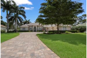 892 MACEWEN DR, OSPREY, FL 34229 Sold 10/04/22