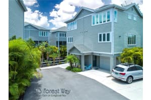 513 FOREST WAY, LONGBOAT KEY, FL 34228 Sold 07/14/22