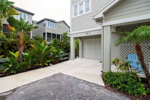 513 FOREST WAY, LONGBOAT KEY, FL 34228 Sold 07/14/22