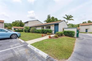 6852 WHITMAN CT #6852, SARASOTA, FL 34243 Sold 07/14/22