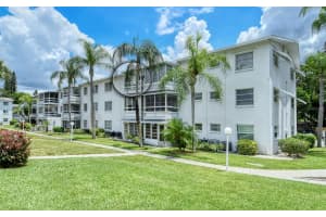 2041 SUNSET DR #E32, BRADENTON, FL 34207 Sold 07/28/22