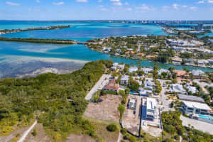 162 EMERSON DR, SARASOTA, FL 34236 - MLS#MFRA4537333