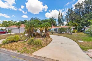 3327 SHEFFIELD CIR, SARASOTA, FL 34239 Sold 08/10/22