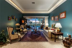 8407 CYPRESS HOLLOW DR, SARASOTA, FL 34238 Sold 09/16/22