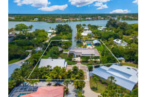 3752 CASEY KEY RD, NOKOMIS, FL 34275 Sold 10/05/22