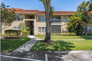 4005 CROCKERS LAKE BLVD #14, SARASOTA, FL 34238 Sold 10/14/22