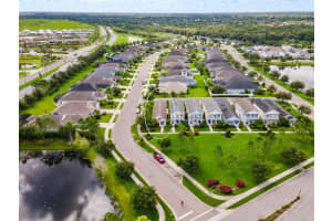 6405 Autumn Woods Way, Sarasota, FL 34243, Sold 06/29/22