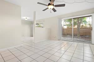 1044 LONGFELLOW CIR #1044, SARASOTA, FL 34243 Sold 09/23/22