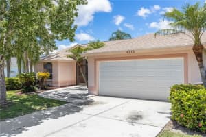 4215 FAIRFAX DR E, BRADENTON, FL 34203 Sold 07/15/22