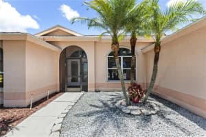 4215 FAIRFAX DR E, BRADENTON, FL 34203 Sold 07/15/22